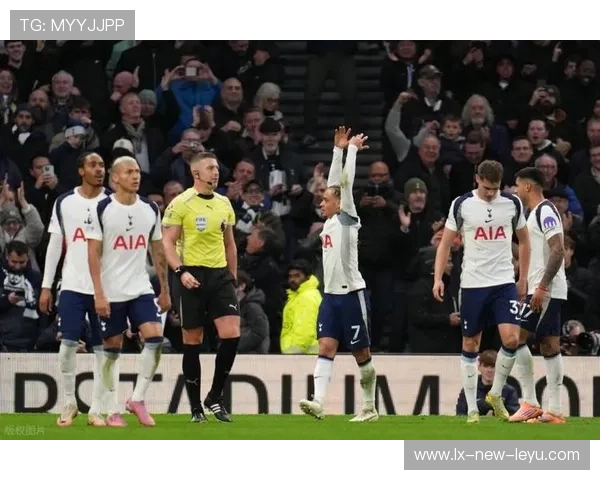 曼联传奇内维尔：切尔西阵容碾压热刺，前四席位稳了？，曼城切尔西队员