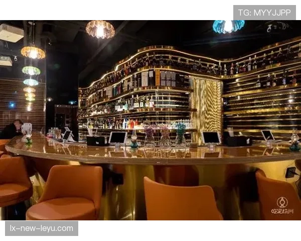 🍺 沉浸式观赛!把客厅改成迷你酒吧,是一种什么样的体验?
